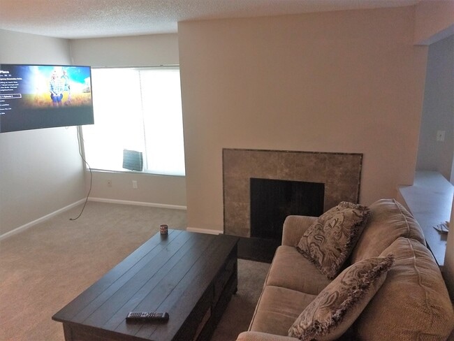 303 Gage Blvd #325