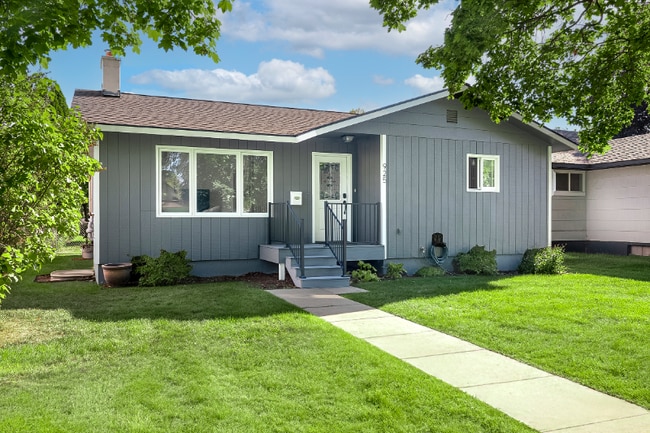 Photo - 925 3rd Ave W