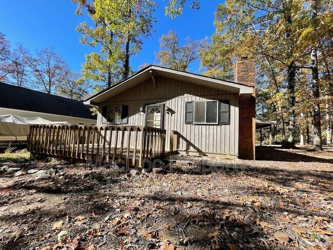 Building Photo - 900 Lakeview Pkwy Rental