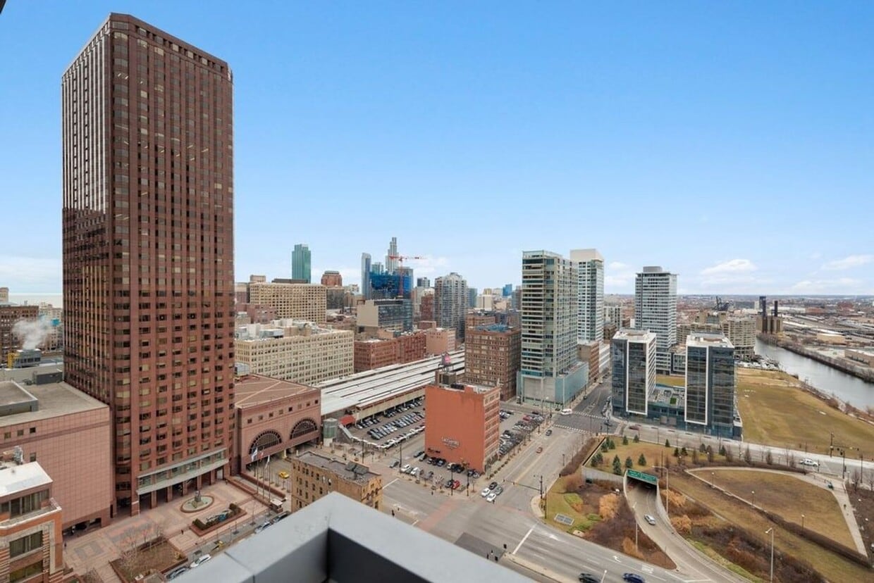 Incredible High Floor 1b1b in Chicago Down... - Incredible High Floor 1b1b in Chicago Down...