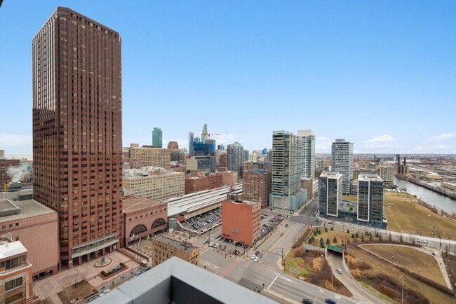 Incredible High Floor 1b1b in Chicago Down... - Incredible High Floor 1b1b in Chicago Down... House