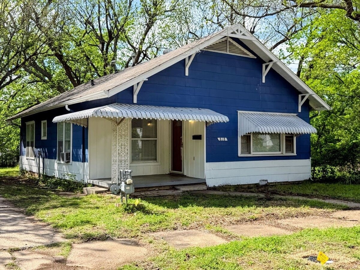 Photo - 818 N Madison Ave