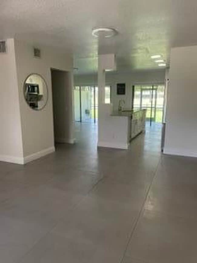 Photo - 1660 W Golfview Dr