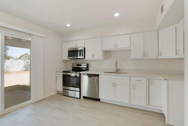 Photo - 3316 E Helena Dr