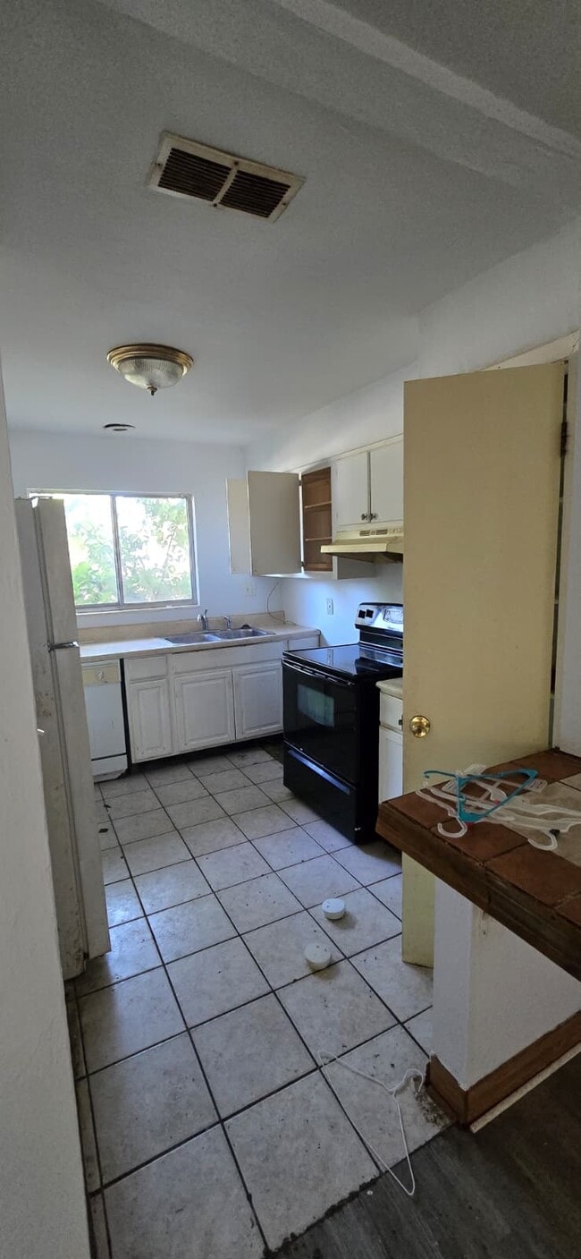 Photo - 6110 SW 10th Pl