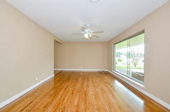 Photo - 4809 W 43rd St