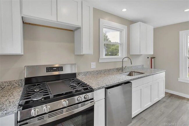 Building Photo - 51 Mill St Unit 53 Mill St