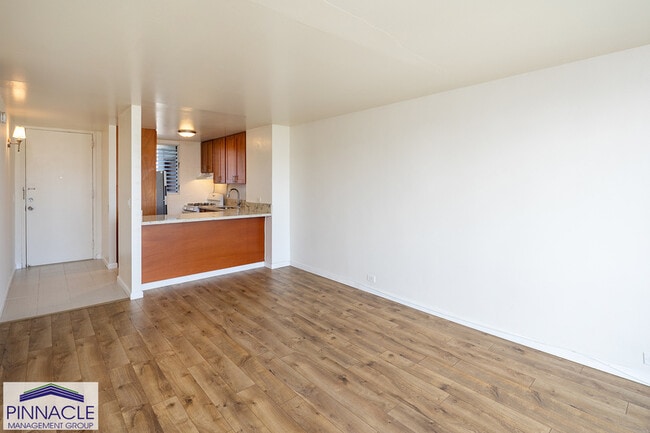 Photo - 949 Ala Nanala St Unidad 501