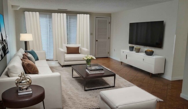 Building Photo - 8 9th St Unit 8 9th Street, #601, Medford, MA
