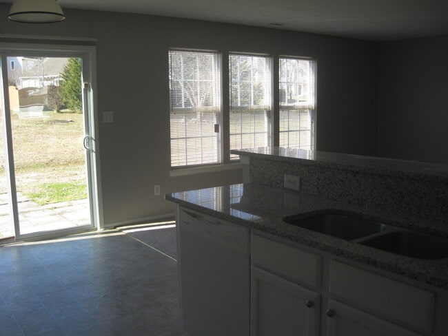 Photo - 4405 Jordan Oaks Way