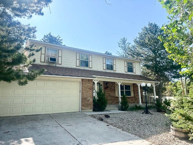 "Spacious 4-Bedroom Retreat with 2.5 Baths... - "Spacious 4-Bedroom Retreat with 2.5 Baths... Apartment