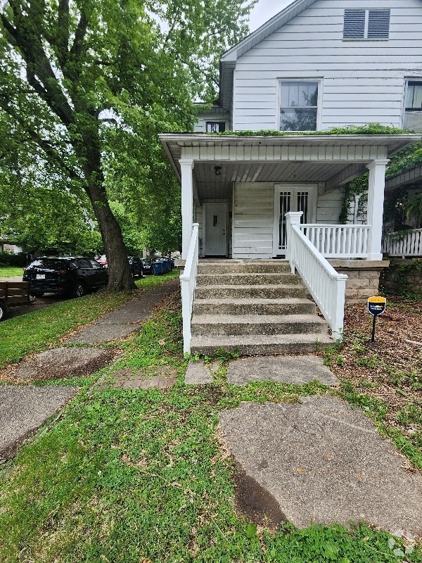 Building Photo - 1600-1601 S Center St Rental