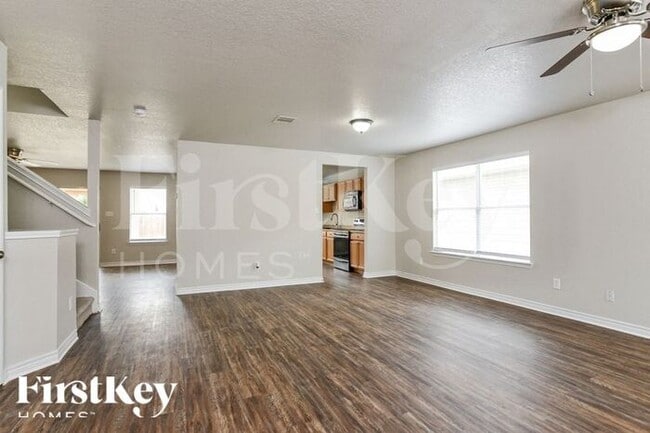 Photo - 11335 Saratoga Coach