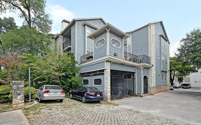 Building Photo - 3111 Tom Green St Unit 110 Rental