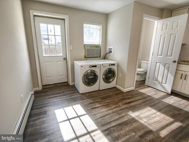 Photo - 24 W Front St