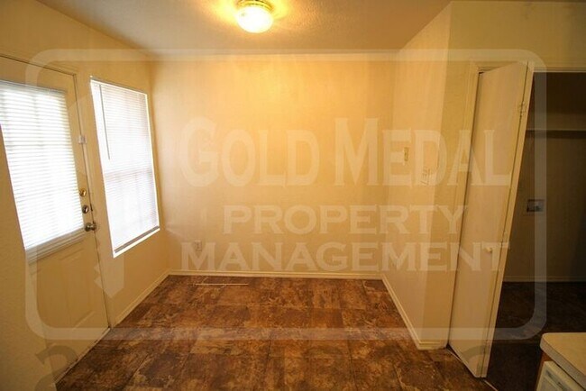 Photo - 4202 Deek Dr