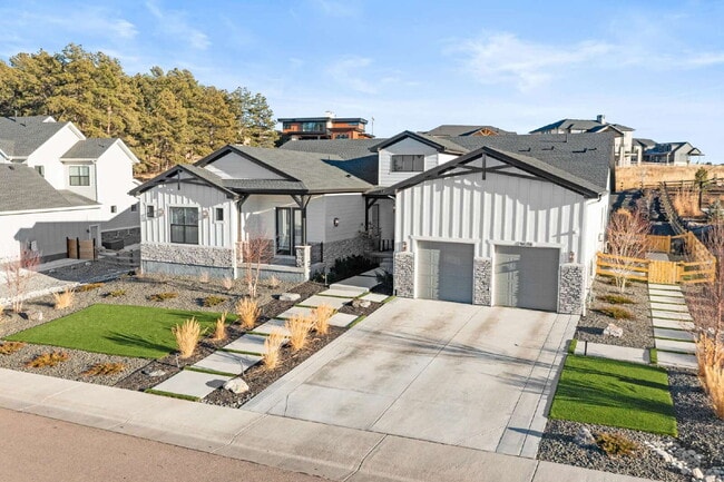 Building Photo - Colorado Luxury Redefined | Custom Ranch with Exceptional Outdoor Living & Designer Finishes
