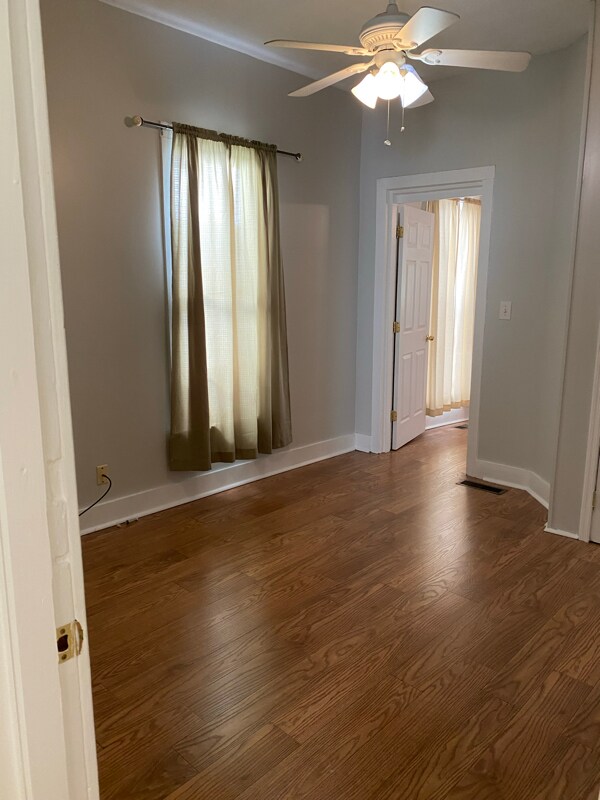 Photo - 211 Burns Ave