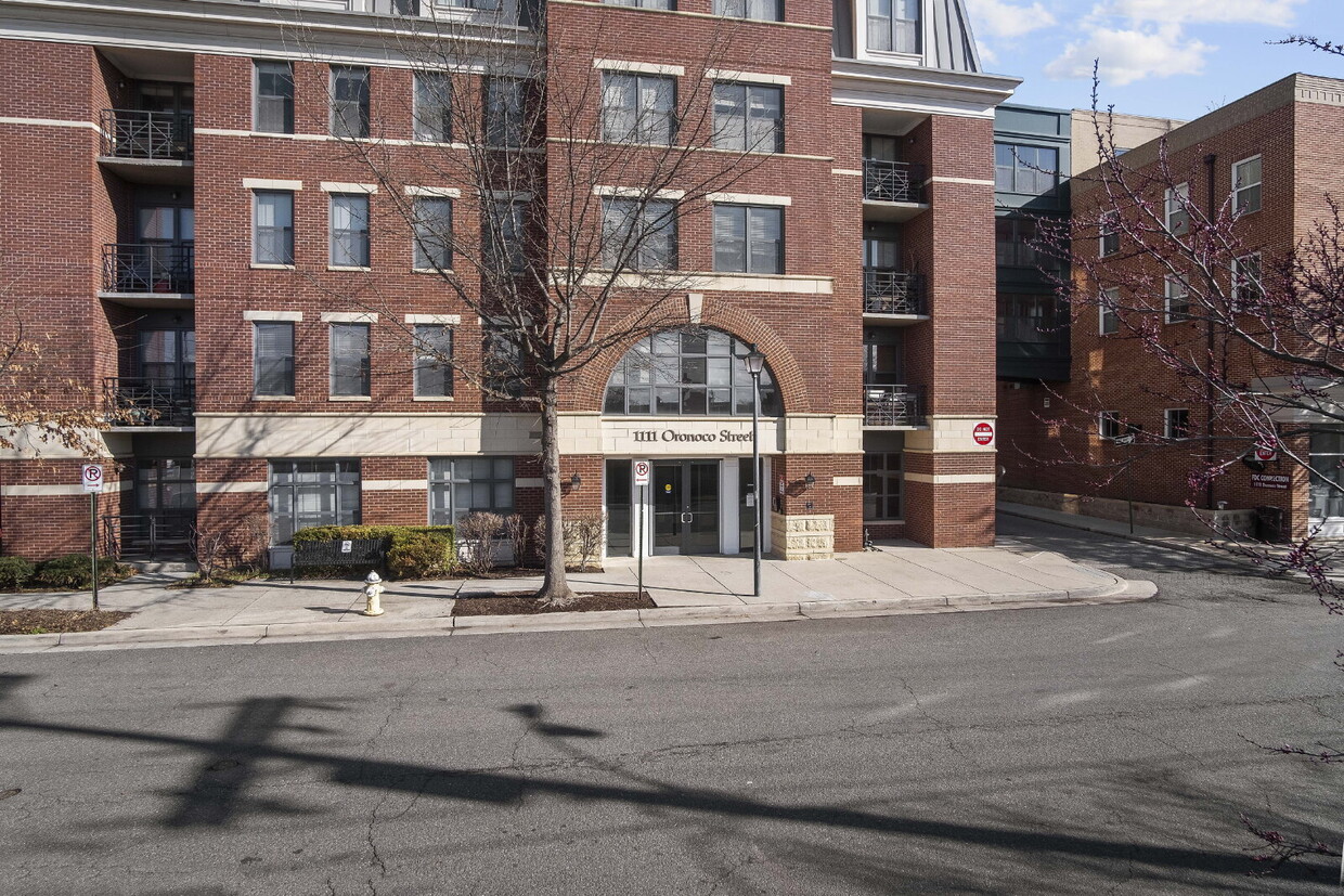 "Chic Urban Retreat: Stylish 1-Bed Condo w... - "Chic Urban Retreat: Stylish 1-Bed Condo w...
