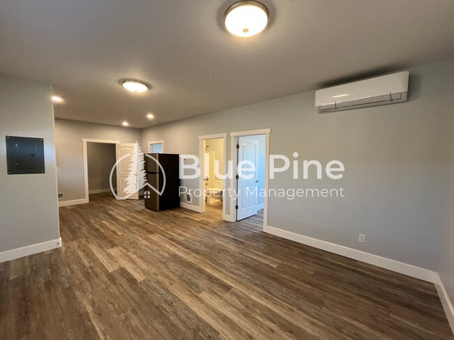 Photo - 1446 E 17th St Unit 1
