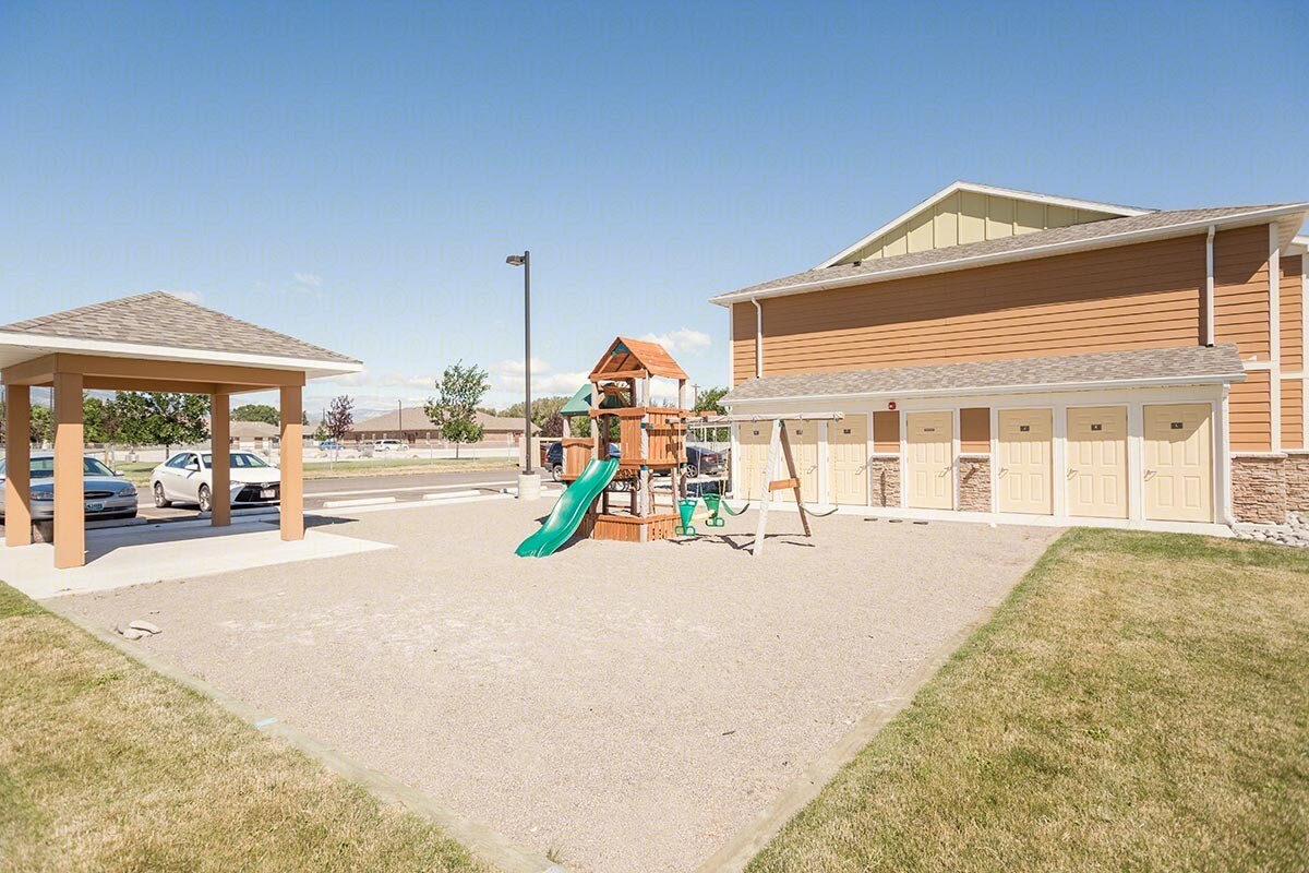 Willow Creek Apartments - Willow Creek Apartments