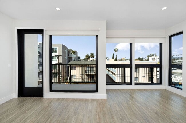 Photo - 5550 Bonner Ave Unidad 205