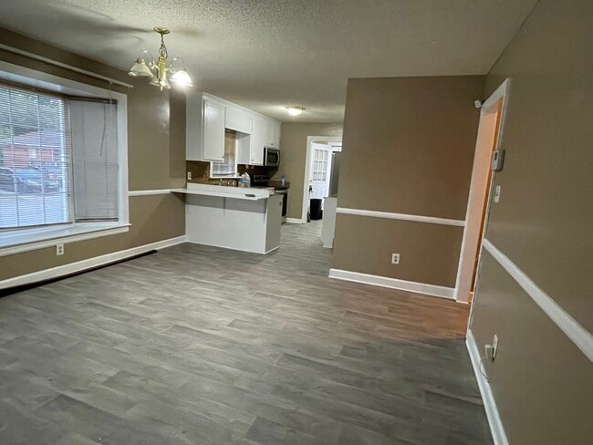 Suelo nuevo - 1328 Nash St SE