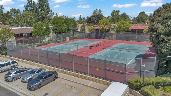 Photo - 1040 W MacArthur Blvd