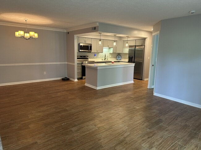 Photo - 3023 Stratford Ct