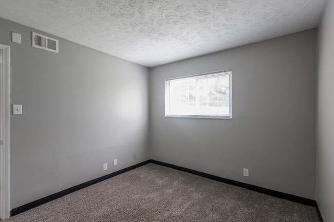 Photo - Tates Creek Crossings