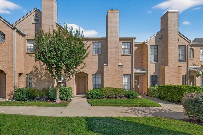 Photo - 3300 Bellefontaine St Unit 25