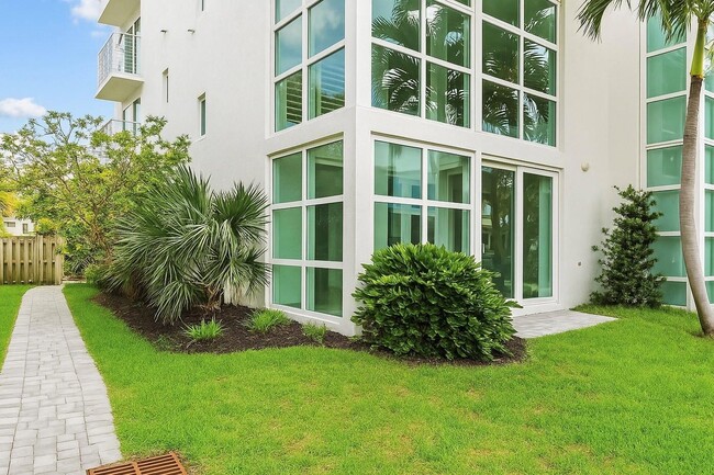 Photo - Southeast 15th Street, Fort Lauderdale, FL 33316 - 2 BR 2 BA single-family home