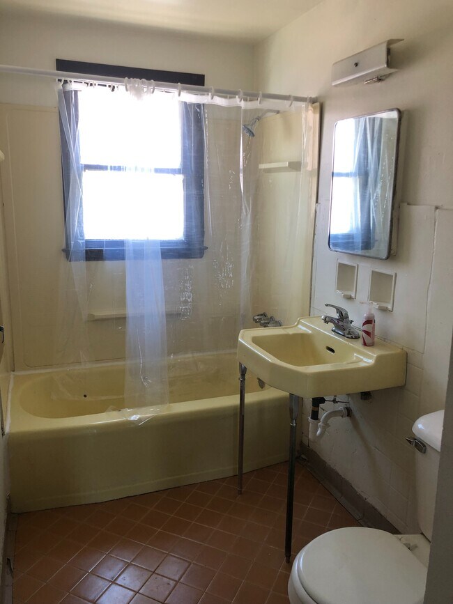 Photo - 7429 W Beckett Ave Unit Upper