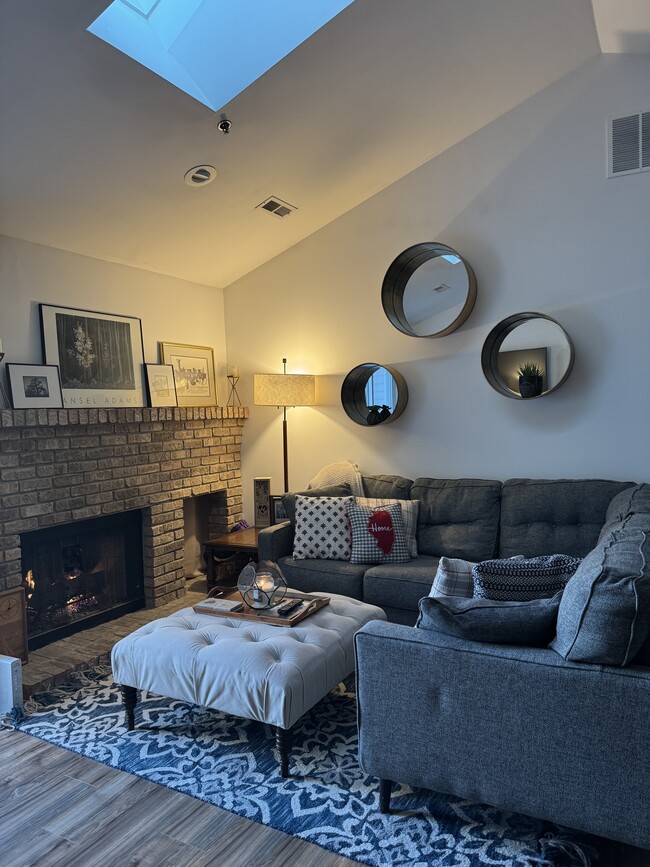 Photo - 906 Thornwood Dr