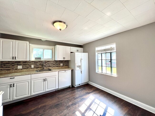 Photo - 21400 Goller Ave