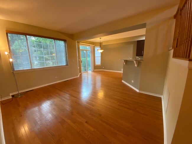 Photo - 504 Tamarack Dr