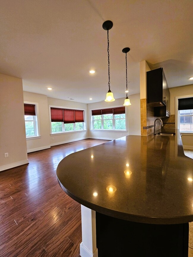 Photo - 2905 Bleeker St Unit 205