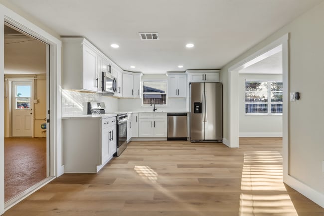 Photo - 3208 Holiday Lake Dr