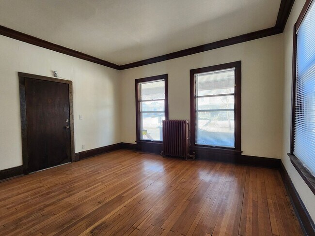 Photo - 127 E Johnson St Unit 1