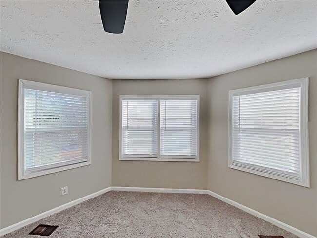 Photo - 411 River Point Dr