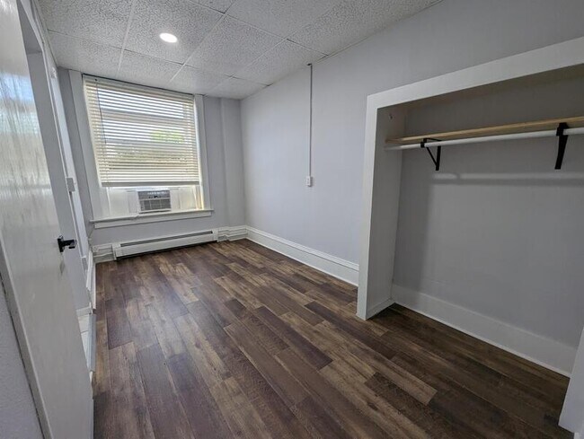 Photo - 124 S 2nd St