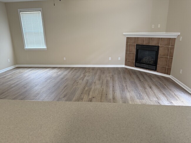 Photo - 2380 McIntosh Dr