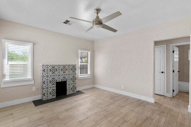 Photo - 13th & Taylor