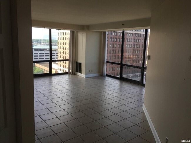 Photo - 125 SW Jefferson Ave