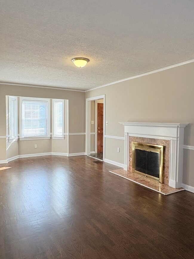 Photo - 707 Edgewood St