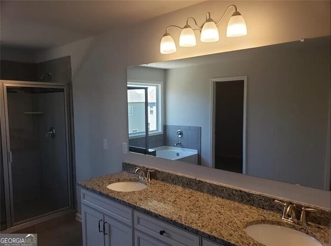 Photo - 2033 Hamilton Lake Pkwy