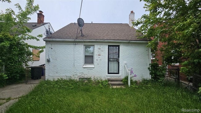 Photo - 19610 Westphalia St