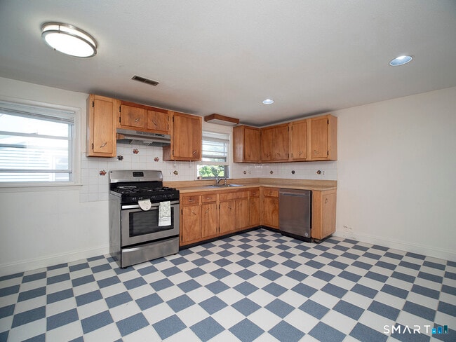 Photo - 38 Landin St Unit 2nd Floor