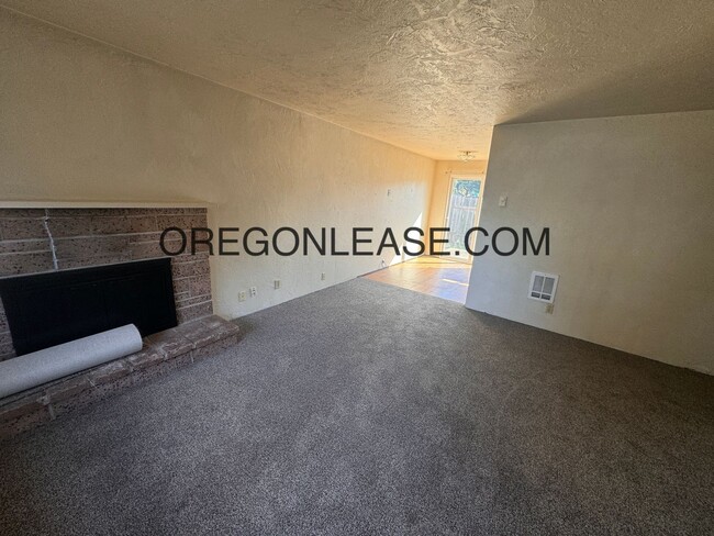 Photo - 1754/1756 Rainbow Unit 1754 Rainbow Loop