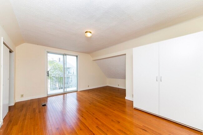 Photo - 27 Garrison Ave Unidad 2